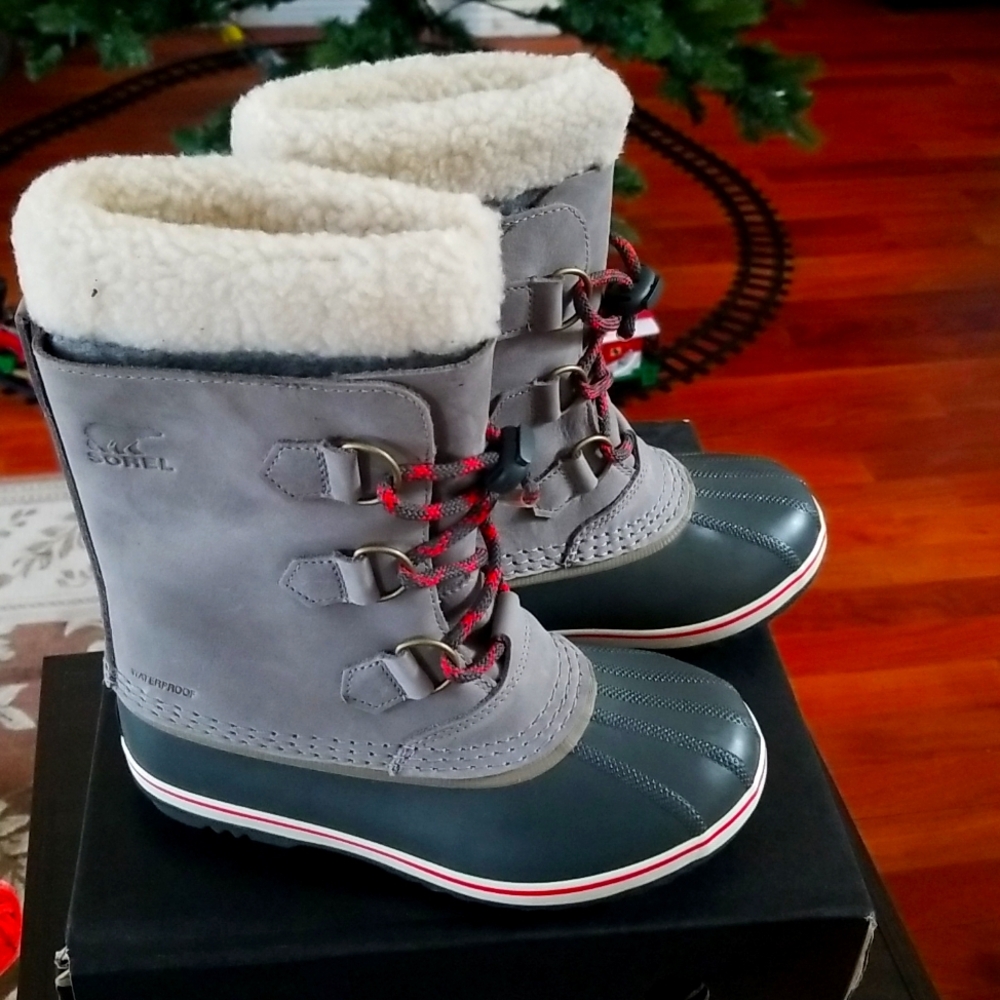 New Sorel boots kids
